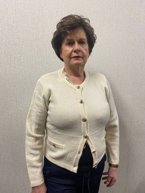 Vest ecru met gouden knoop