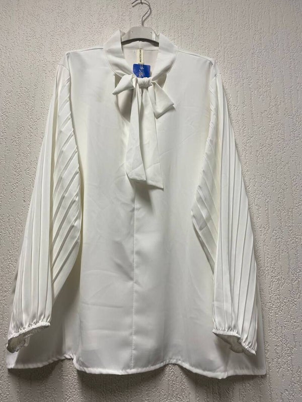 Witte blouse met strik