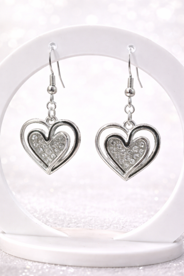 Boucles d’oreilles cœur argenté et strass