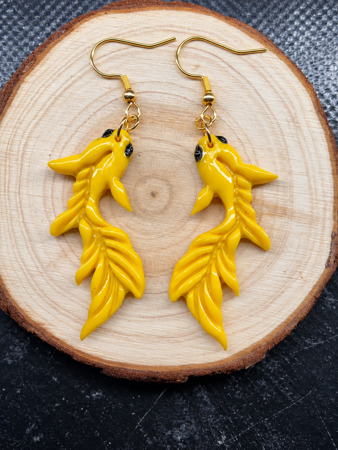 Boucles d’oreilles pendantes Carpes Koï jaunes