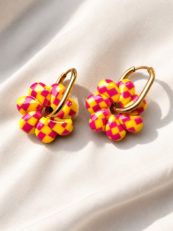 Boucles d’oreilles pampilles fleurs damier rose et jaune
