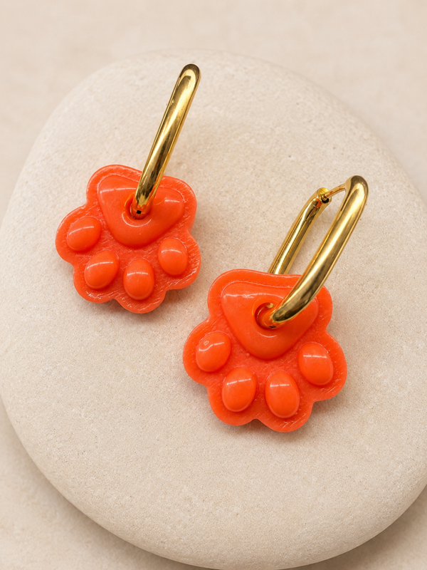 Boucles d’oreilles pampilles pattes corail en résine
