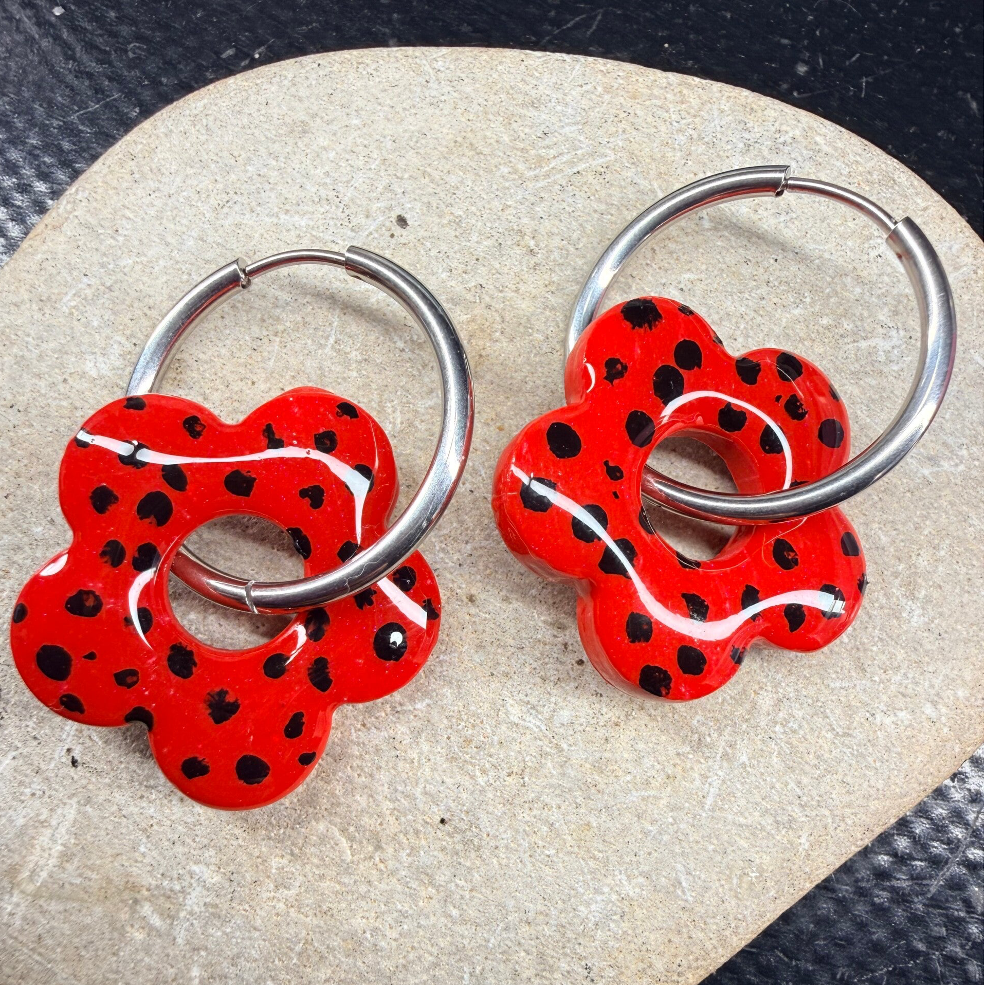 Créoles et Pampilles coccinelle fleurs rouge et noir