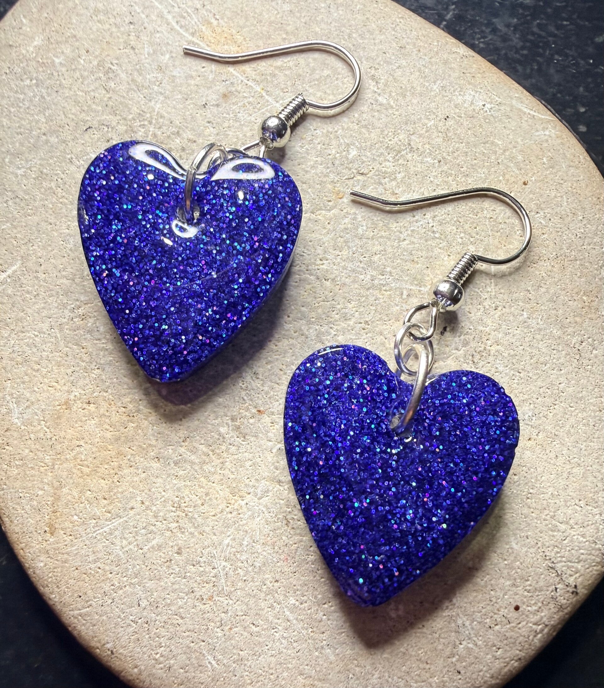 Boucles d’oreilles Cœurs scintillants bleu nuit