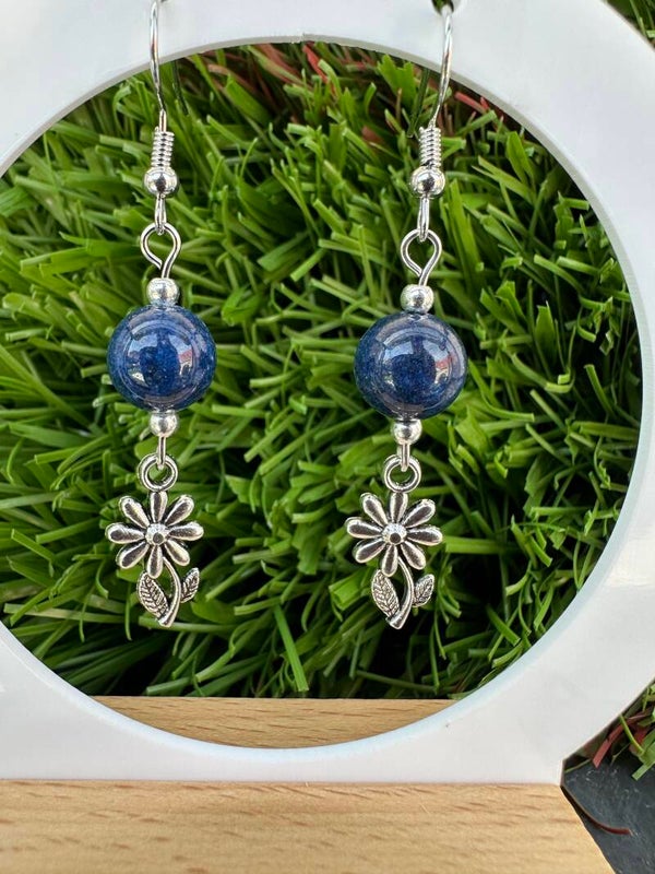 Boucles d’oreilles fleur marguerite et perle lapis lazuli