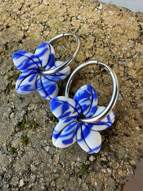 Boucle d’oreille pampille Fleur de Porcelaine