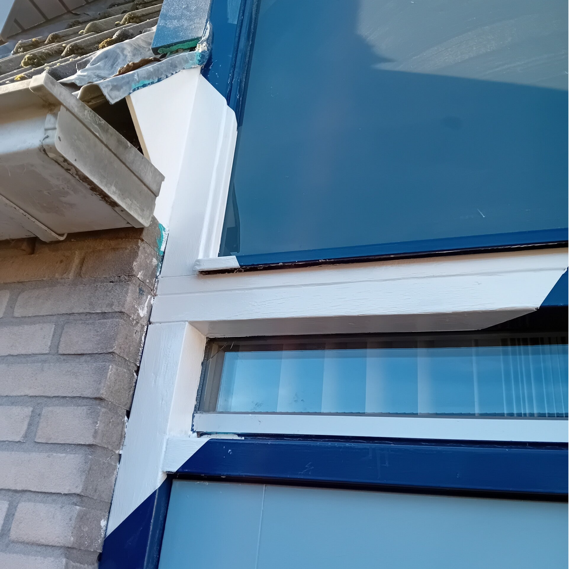 Door RK Klus & Timmerwerk uitgevoerd houtrotherstel aan kozijn in Purmerend NL. 