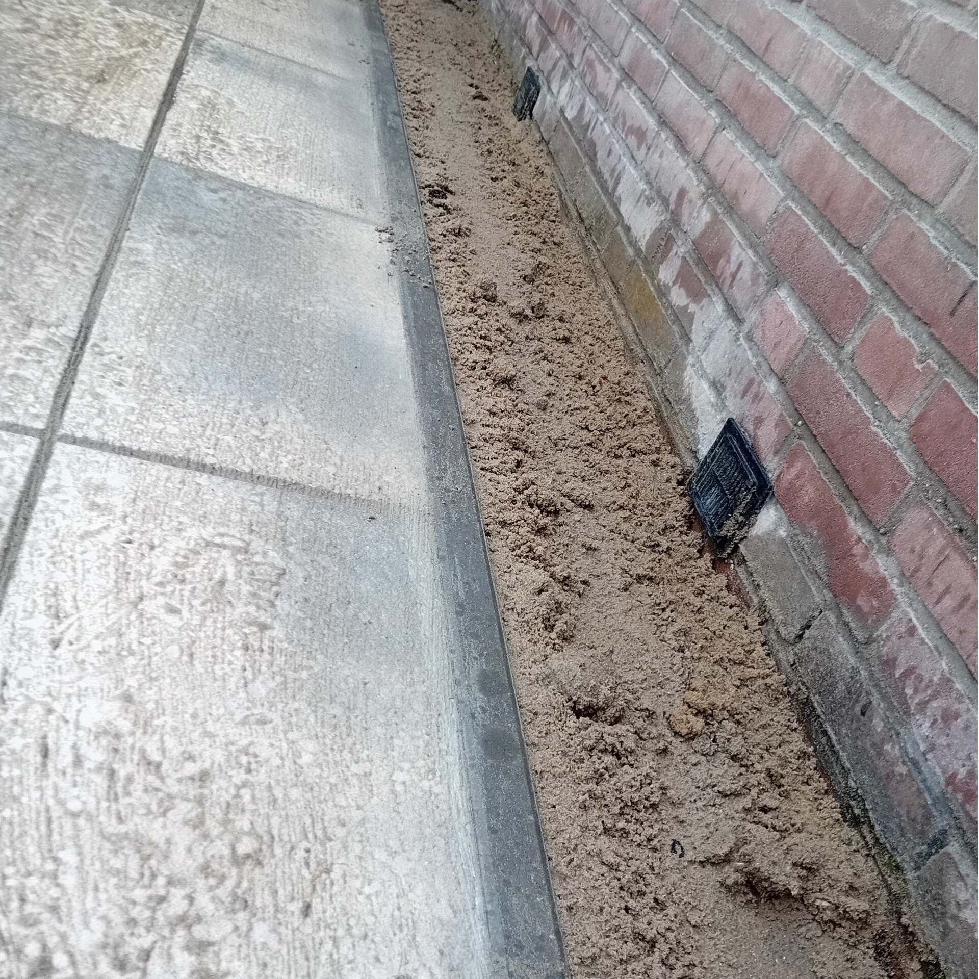 Door RK Klus en Timmerwerk aangepaste sierbestrating in Purmerend NL. 