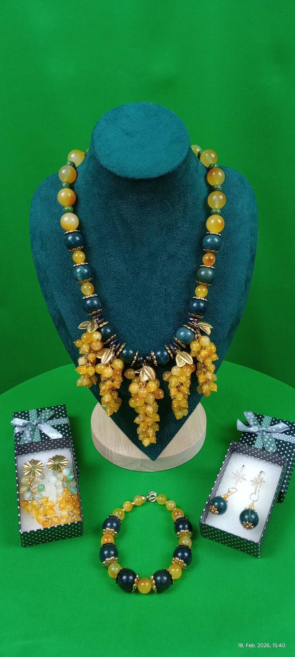 Set aus Kette, Armband und Öhringen