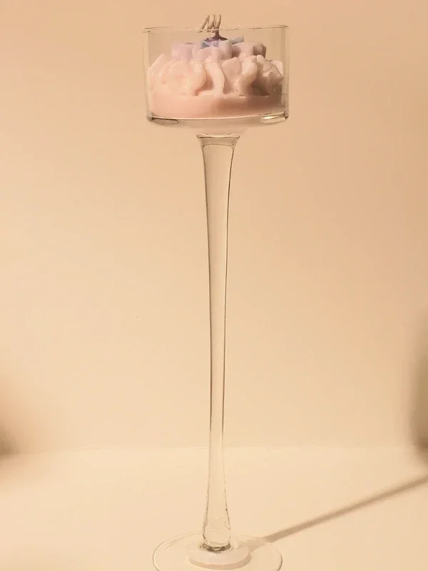Bougie Chantilly élégante sur pied – Création artisanale parfumée