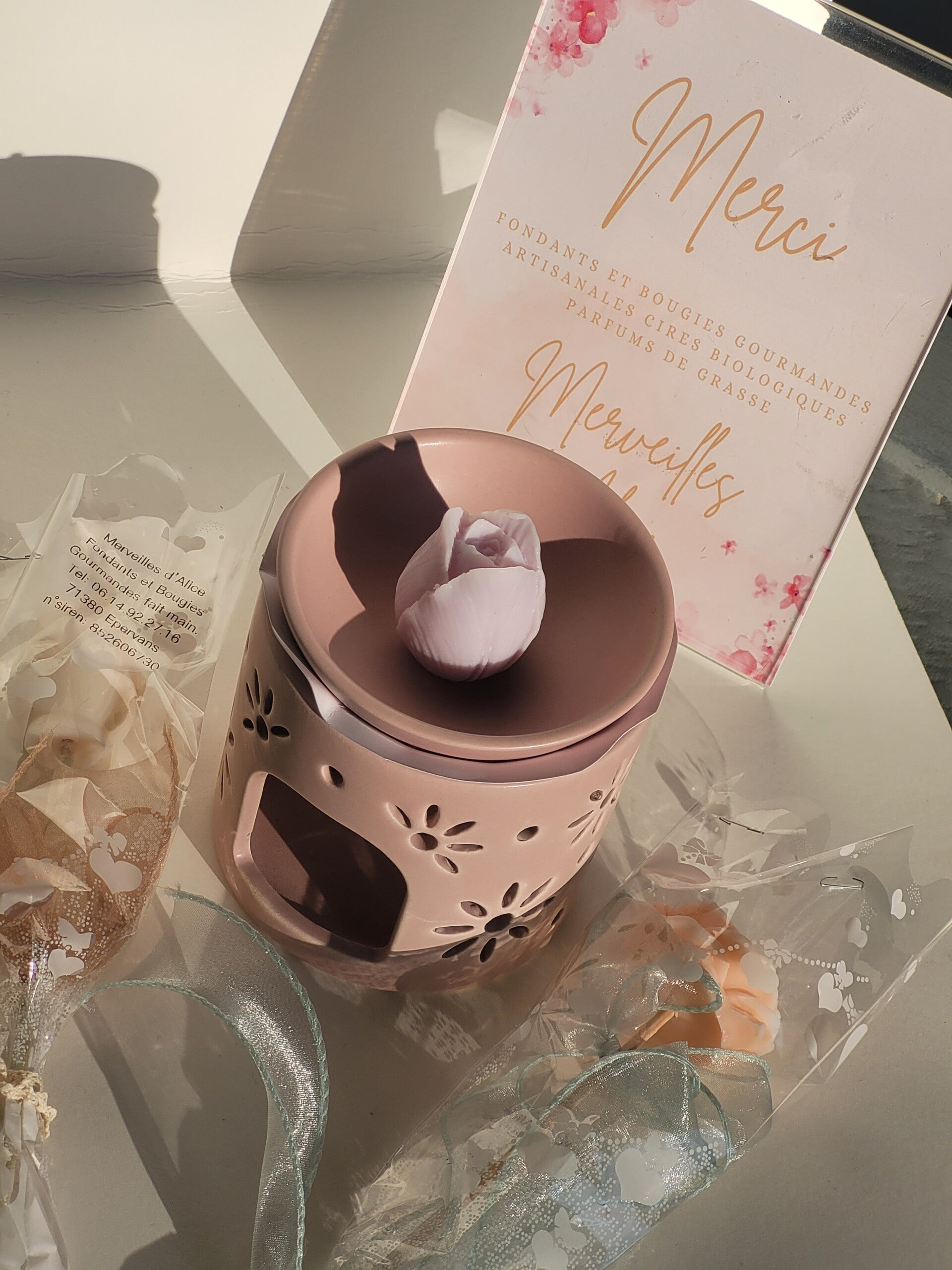 ✨Brûle-Parfum Céramique Fleurie – Élégance & Douceur✨