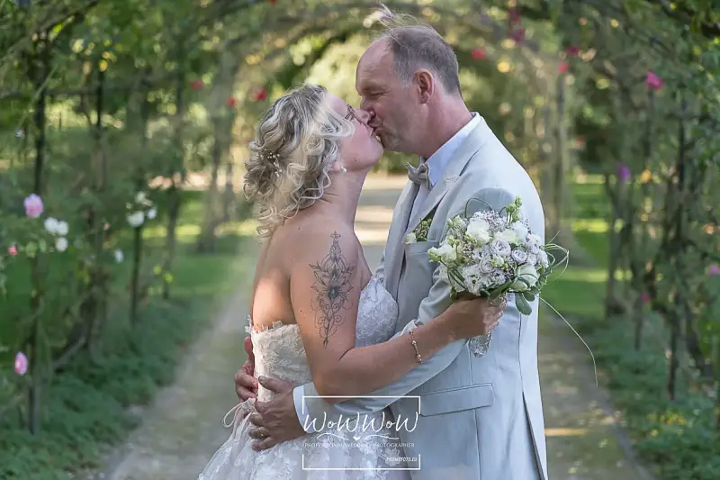 L'Art de la Photographie de Mariage Spontanée : Votre Expert dans le Hainaut, le Nord-Pas-de-Calais et à Bruxelles