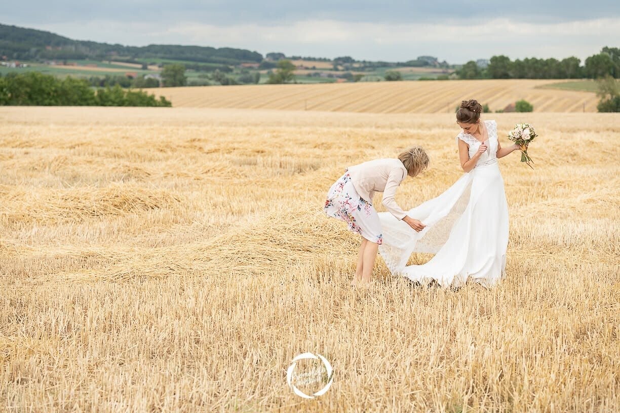 Magie in het Graanveld: Tijdloze Bruidsreportages door Promofoto WoWWoW