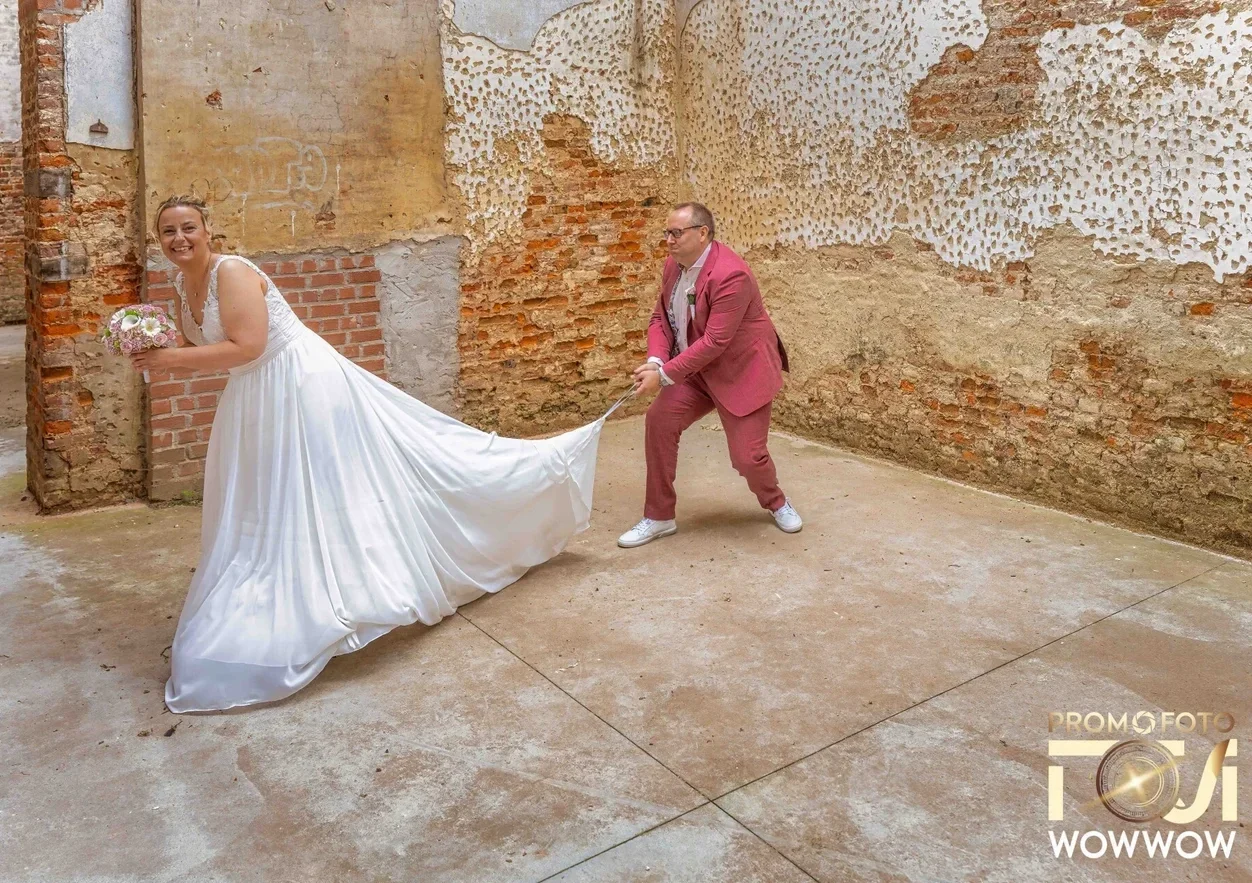 Spontane Huwelijksfotografie inn Waregem Kortrijk Zwevegem met het Échte WoWWoW-Effect Promofoto WoWWoW West-Vlaanderen