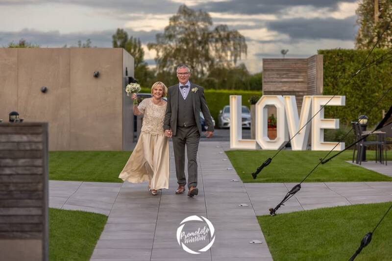 huwelijksfotograaf in salons ten bogaerde kortemark trouwen promofoto wowwow