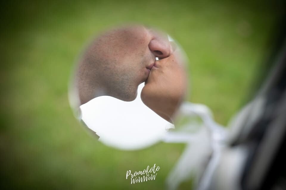 Sfeervol huwelijksmoment vastgelegd in Tielt met uniek vogelperspectiefDoor Promofoto WoWWoW