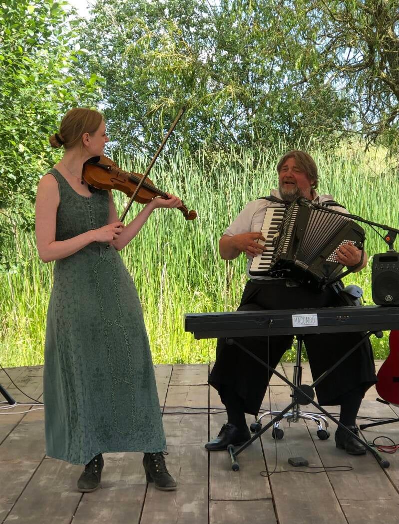 Roza Louise Ambrosius en Jan Willem van Opstal als duo Moment Suprême