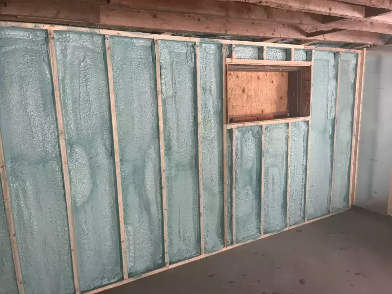 isolation des murs de maison a l'uréthane giclé 