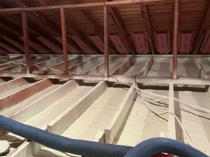 Coupe vapeur et Styrovents dans un grenier entretoit 