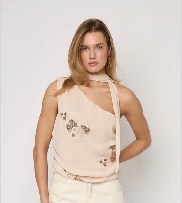 Top lara