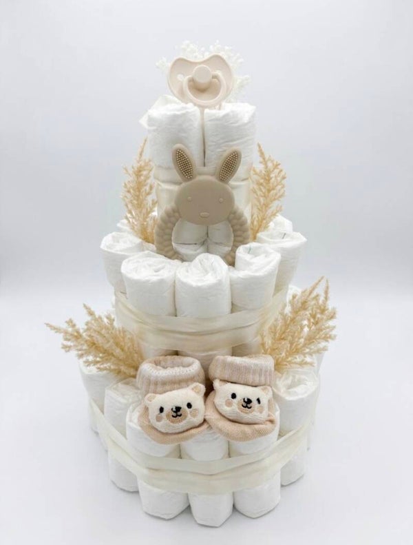 Baby luiertaart met droogbloemen