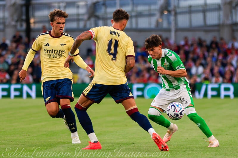 arsenal-v-real-betis-35-of-62-standard.jpg