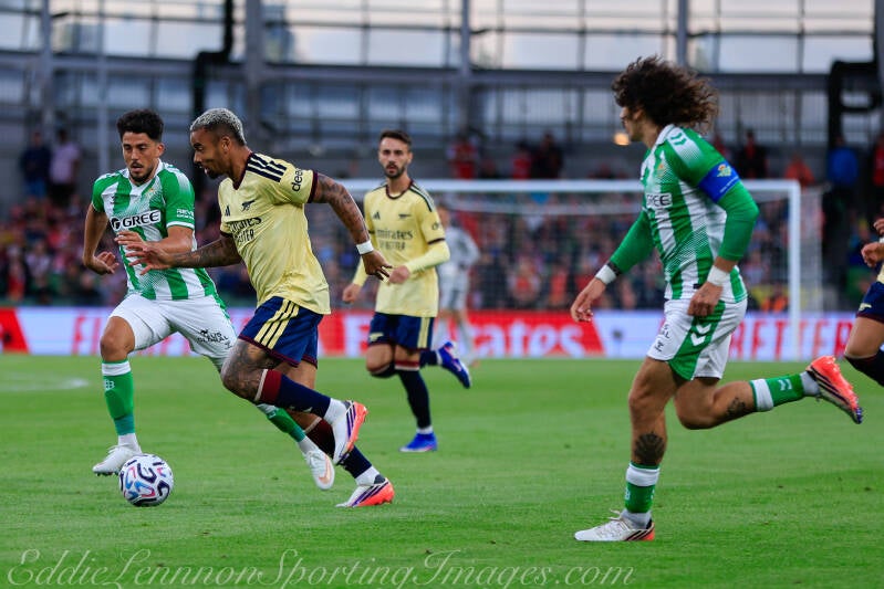 arsenal-v-real-betis-46-of-62-standard.jpg