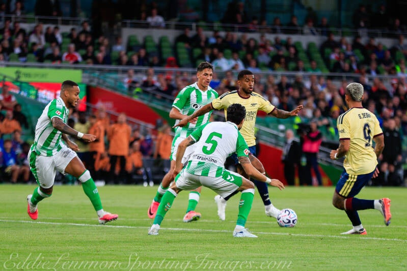 arsenal-v-real-betis-53-of-62-standard.jpg