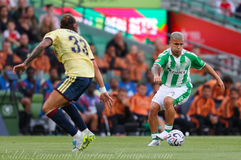 arsenal-v-real-betis-6-of-62-standard.jpg