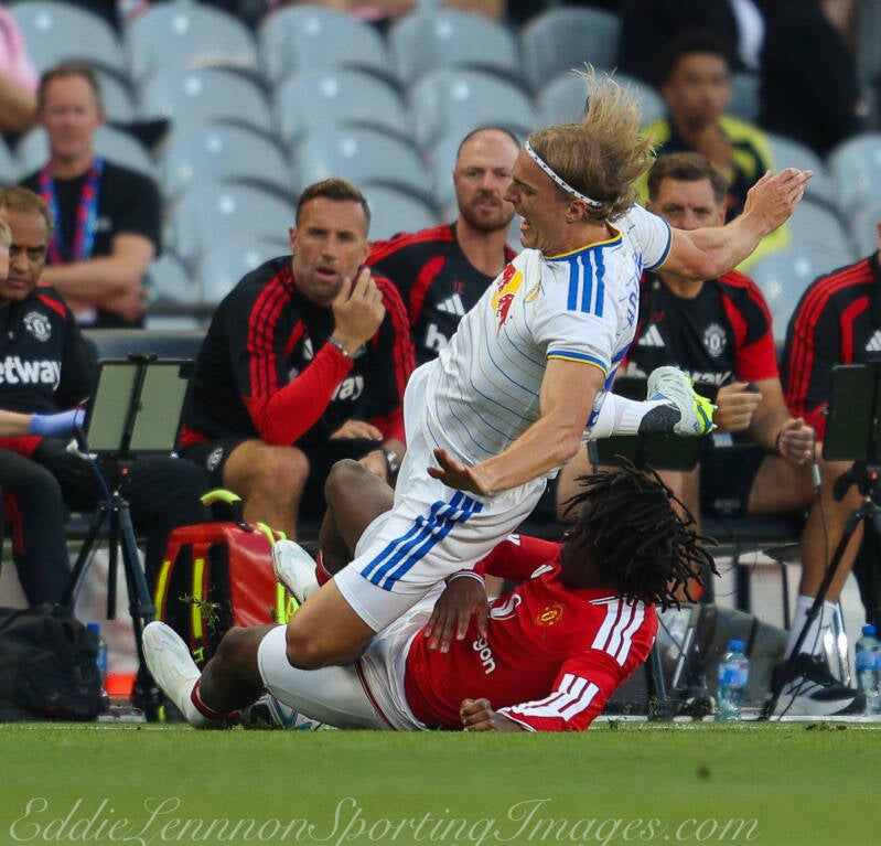 manchester-united-v-leeds-united-1-of-9-standard.jpg