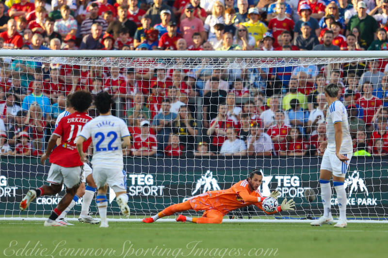 manchester-united-v-leeds-united-10-of-61-standard.jpg