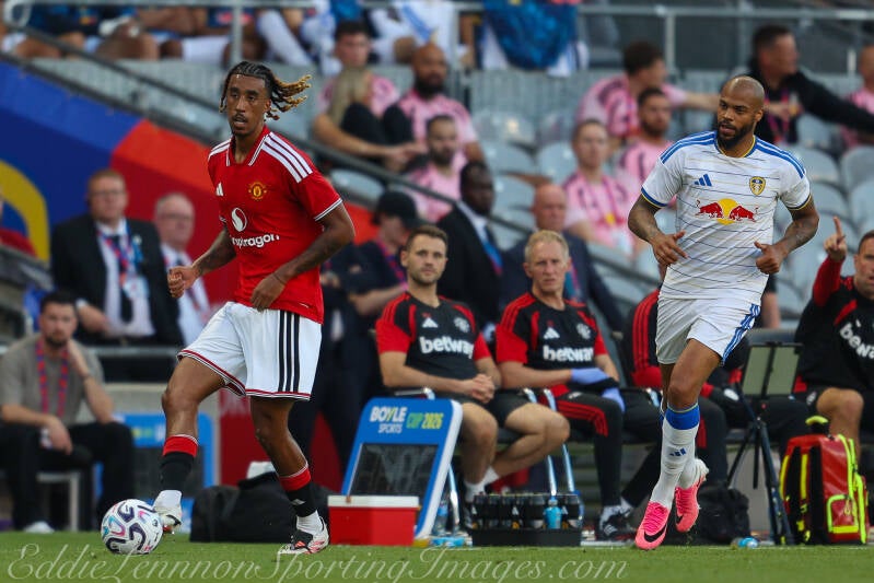 manchester-united-v-leeds-united-13-of-61-standard.jpg