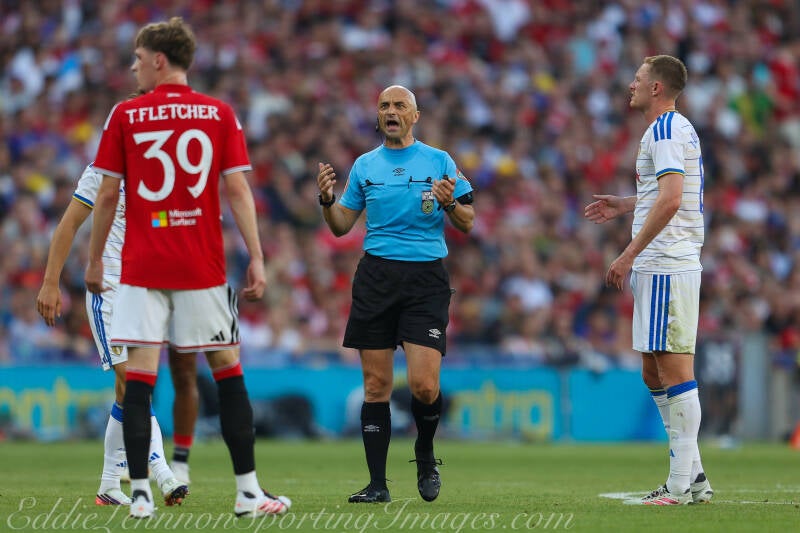 manchester-united-v-leeds-united-20-of-61-standard.jpg