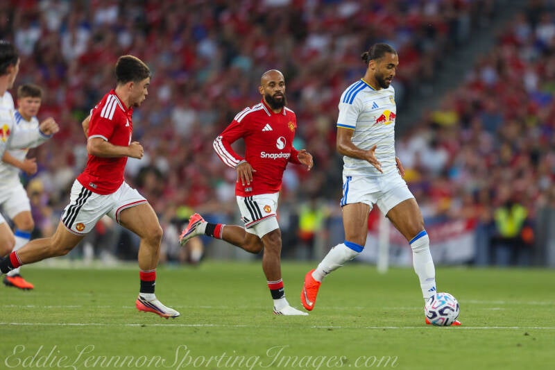 manchester-united-v-leeds-united-36-of-61-standard.jpg