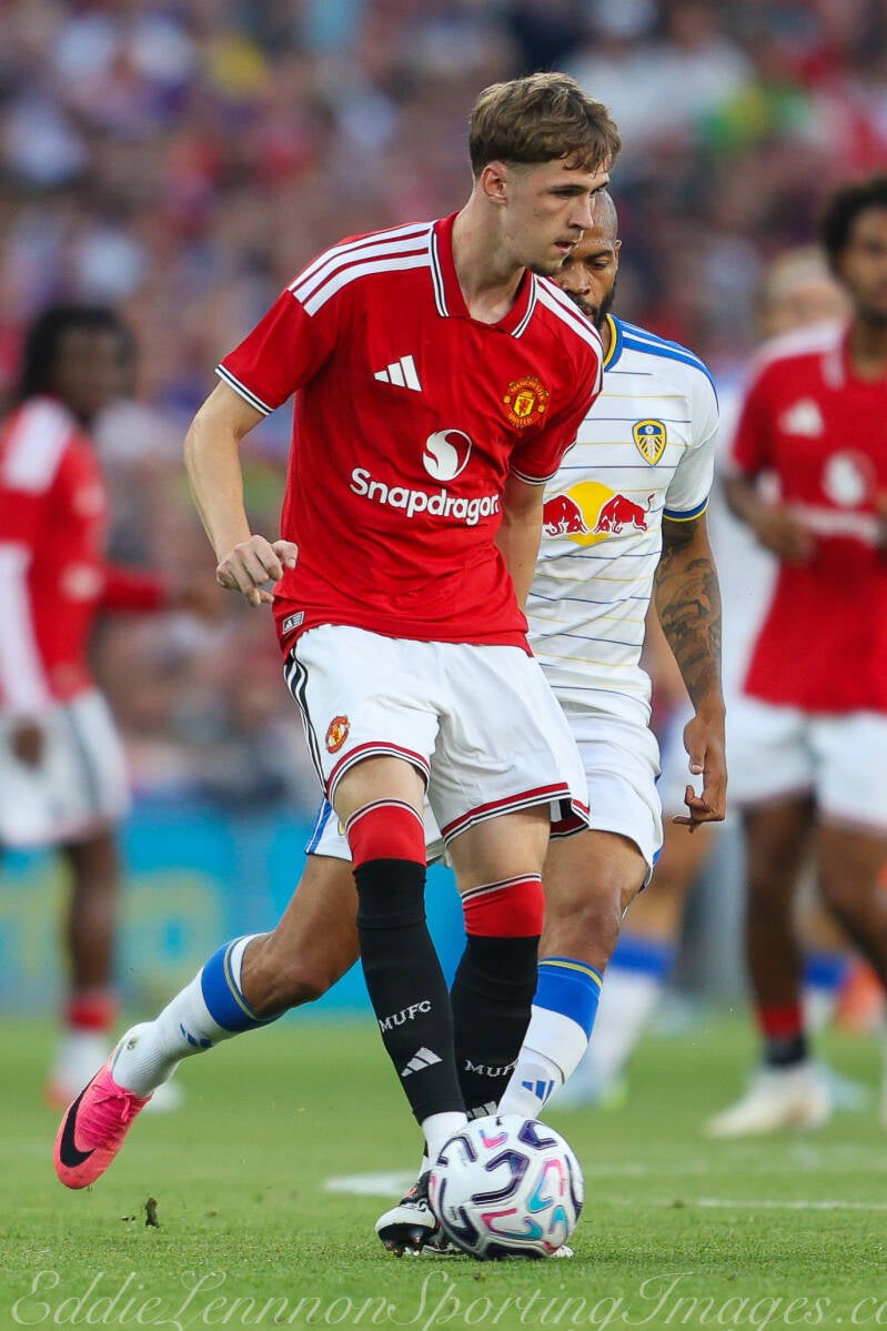 manchester-united-v-leeds-united-5-of-61-standard.jpg