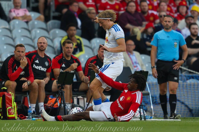manchester-united-v-leeds-united-7-of-61-standard.jpg