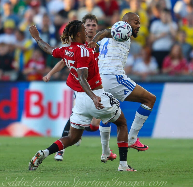 manchester-united-v-leeds-united-8-of-9-standard.jpg