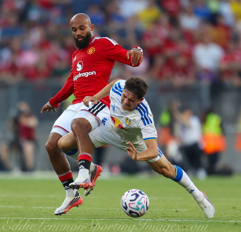manchester-united-v-leeds-united-9-of-9-standard.jpg