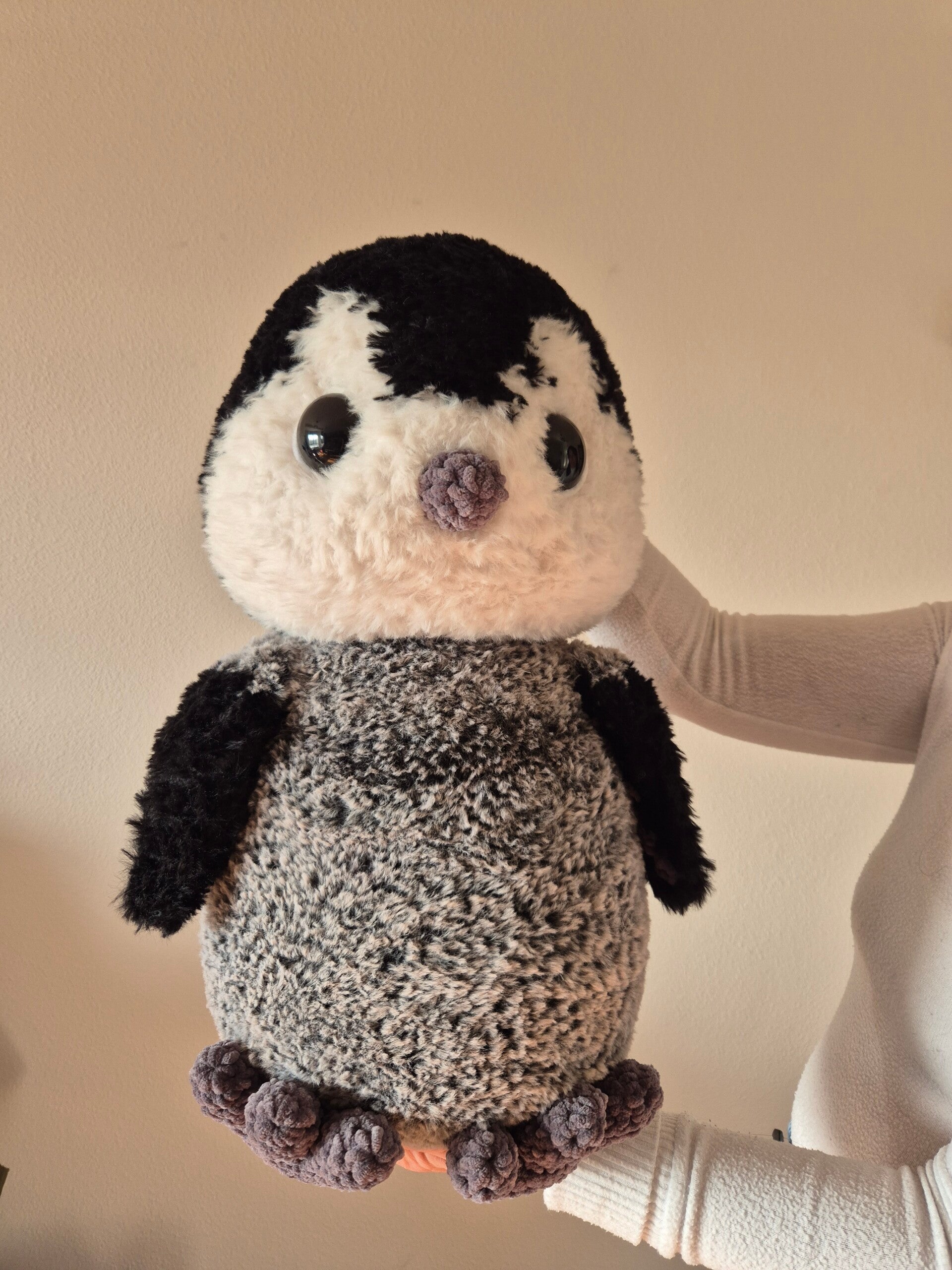 Pinguino grande amigurumi tejido a mano a crochet
