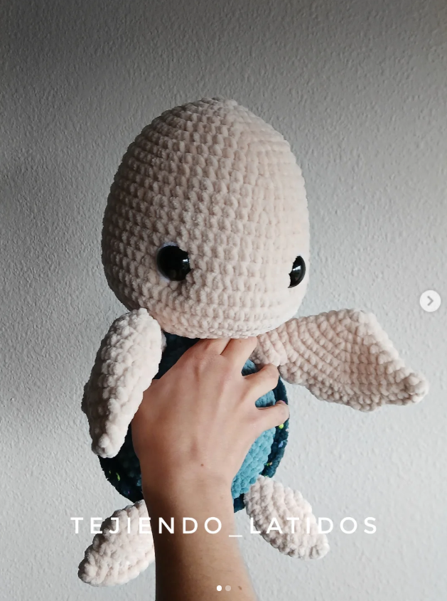 Tortuga amigurumi personalizada tejida a mano encrochet