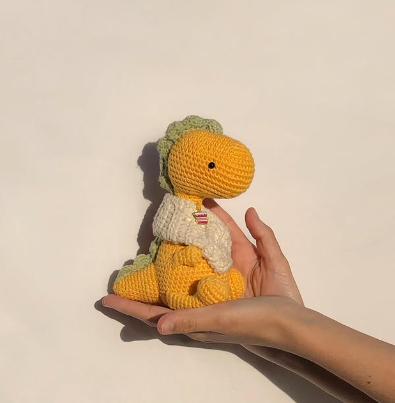 Dinosaurio amigurumi con bufanda tejido a crochet