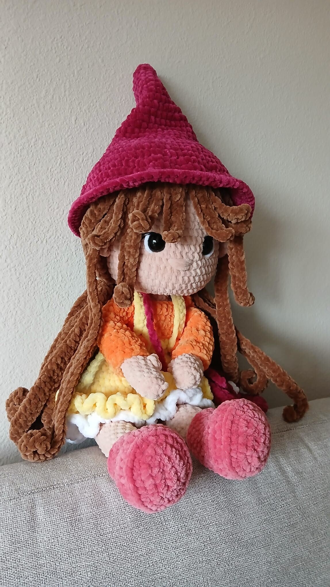 Muñeca amigurumi inspirada en cuento de fantasia tejida a mano
