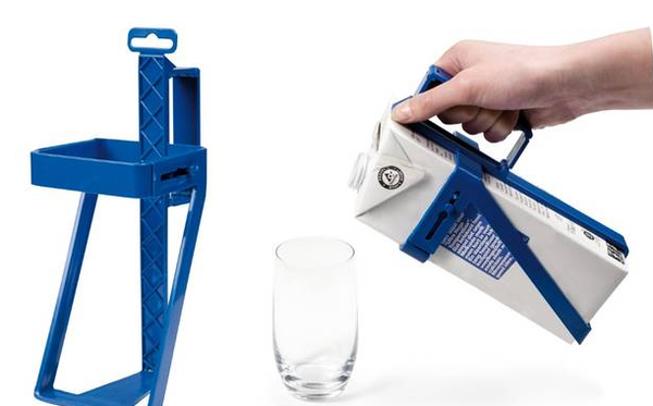 Getränkekartonhalter als Einschenkhilfe