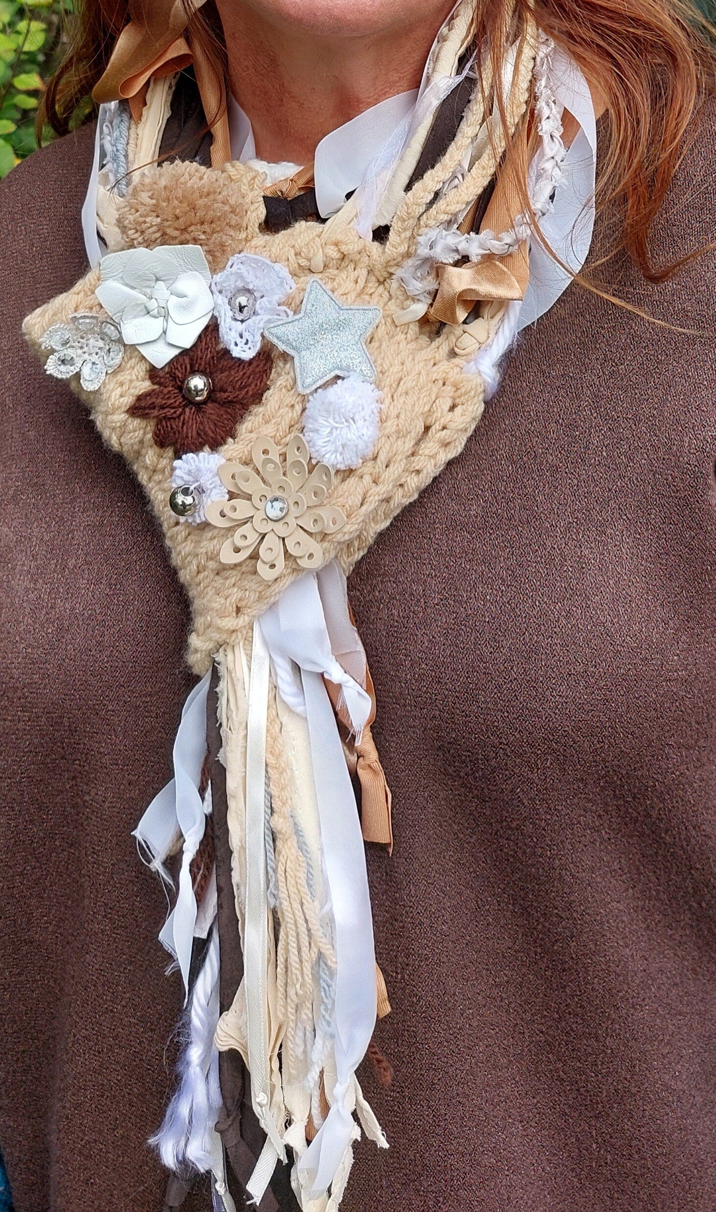 Echarpe bijoux tons beige