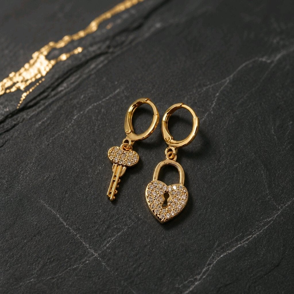 Pendientes Asimétricos Candado de Corazón y Llave