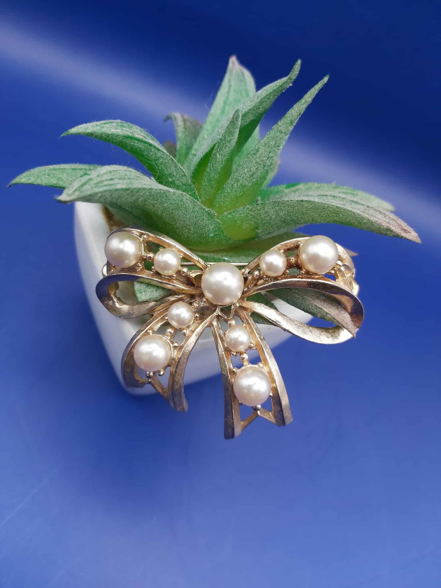Coro Gold and White Pearl Bow Brooch