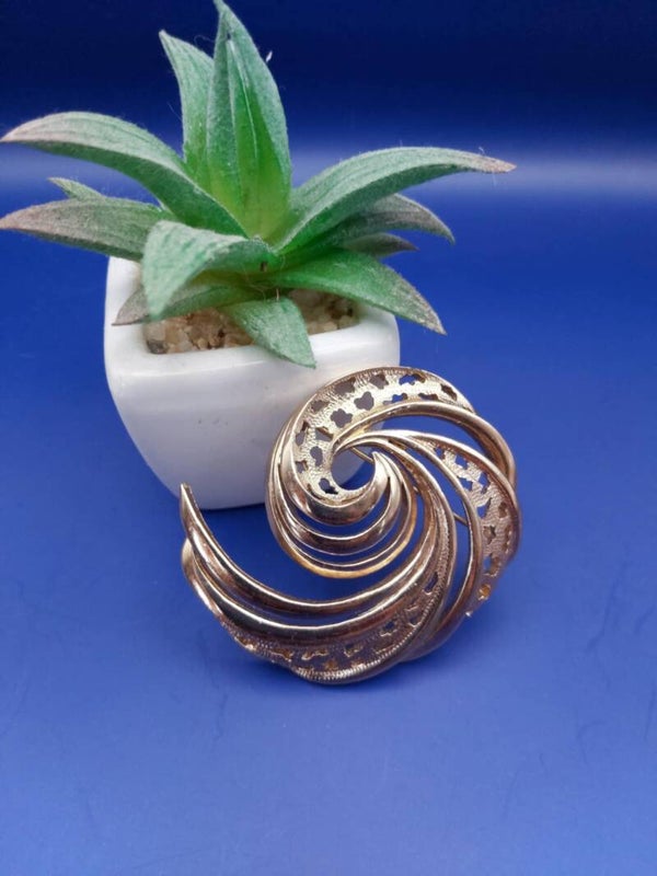 Monet Gold Filigree Swirl Brooch