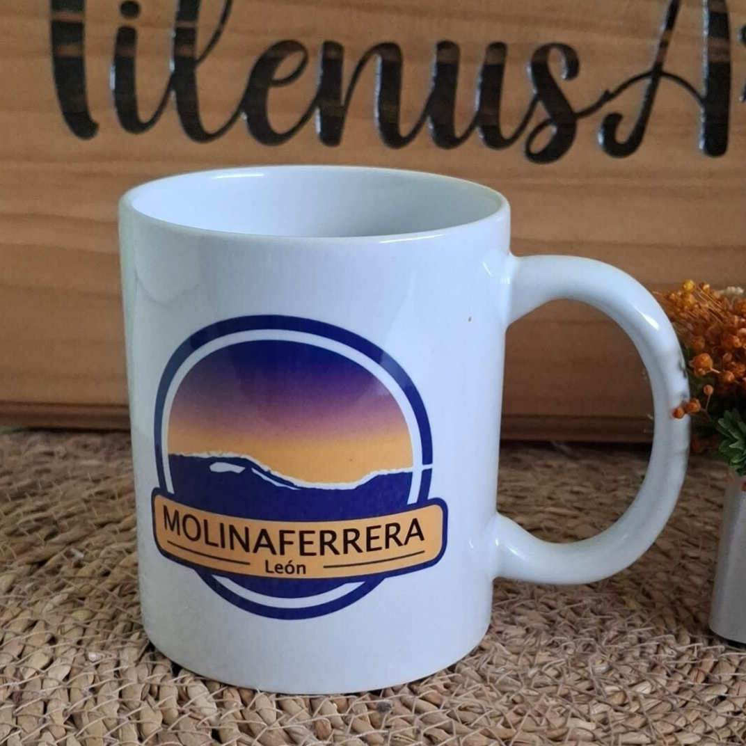 Taza  “Paisaje al atardecer” (Personalizable)