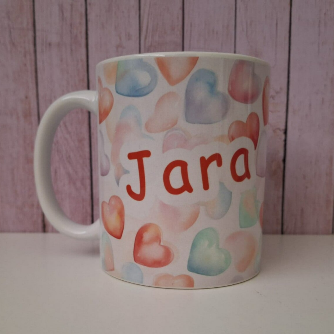Taza personalizada con corazones