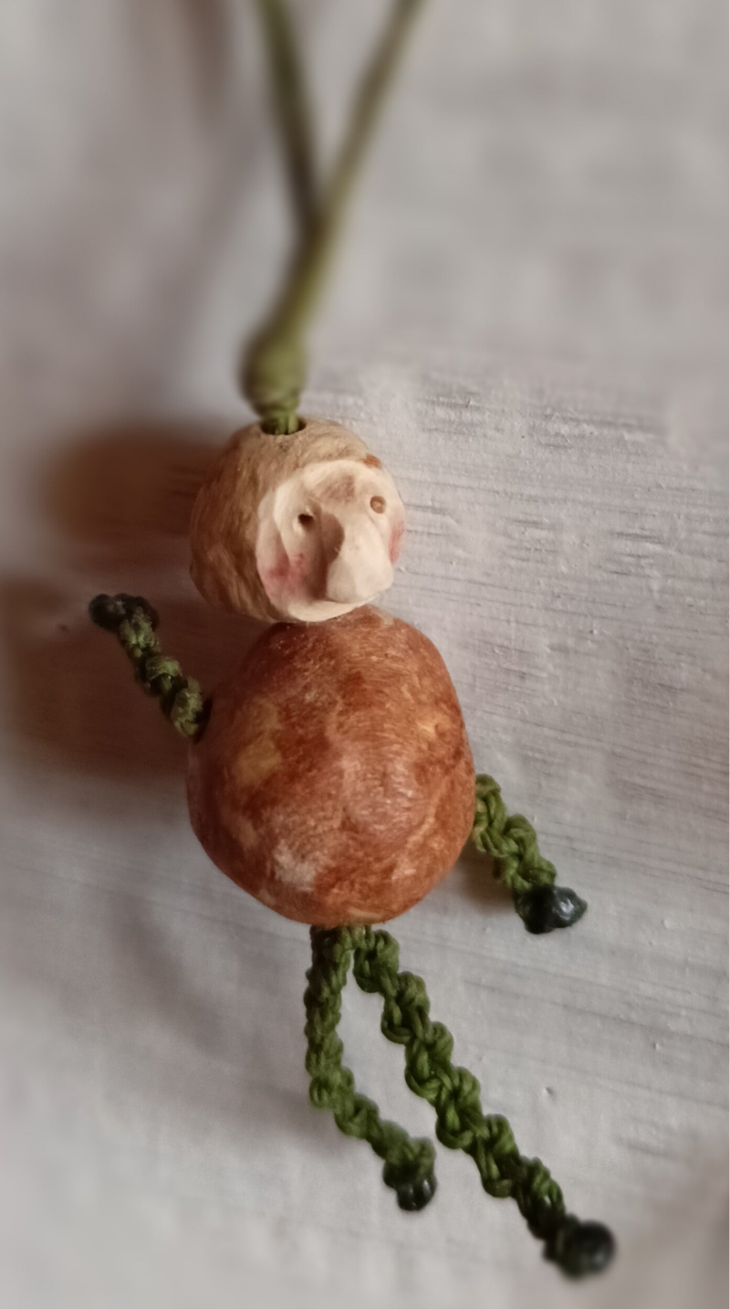 Baumperle Seelenschmuck Wichtel Makramee Anhänger Handgemacht